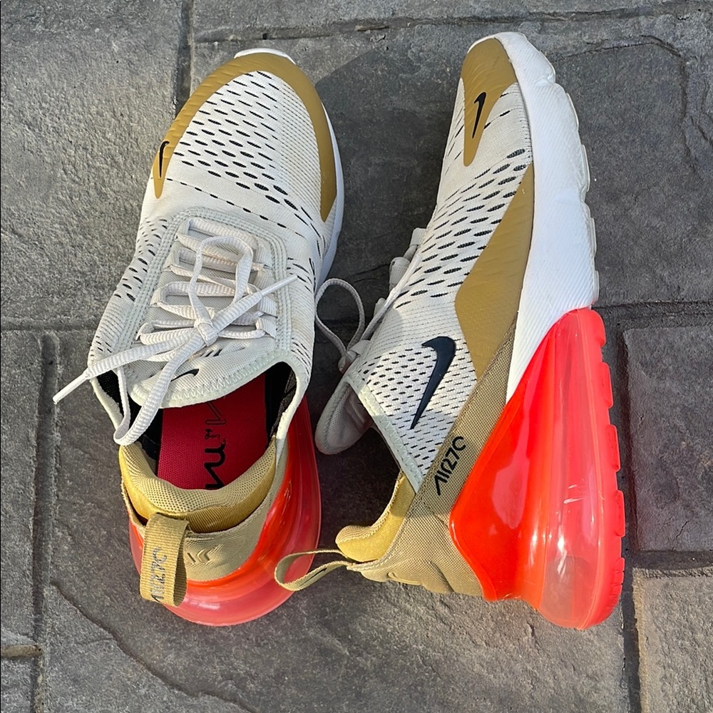 Nike Womens Air Max 270 White and Red Shoes size 9.5